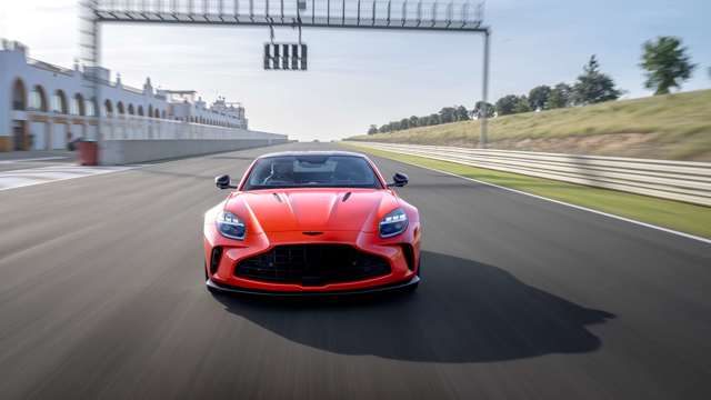 aston-martin-vantage-2024-review-first-drive-02.jpg