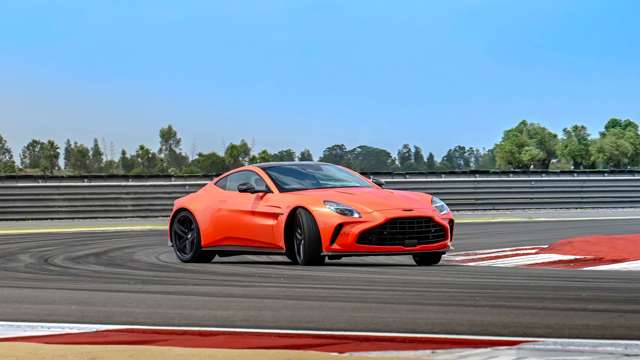 aston-martin-vantage-2024-review-first-drive-11.jpg