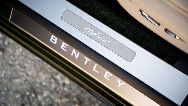 bentley-flying-spur-hybrid-review-22022202.jpg