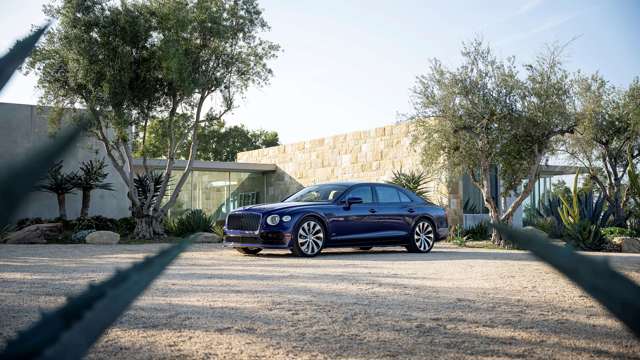 bentley-flying-spur-hybrid-review-22022207.jpg