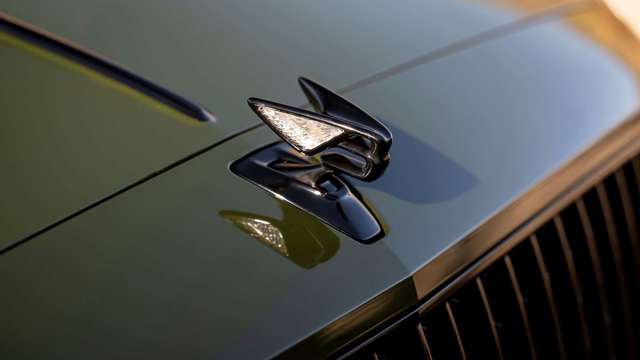 bentley-flying-spur-hybrid-18.jpg