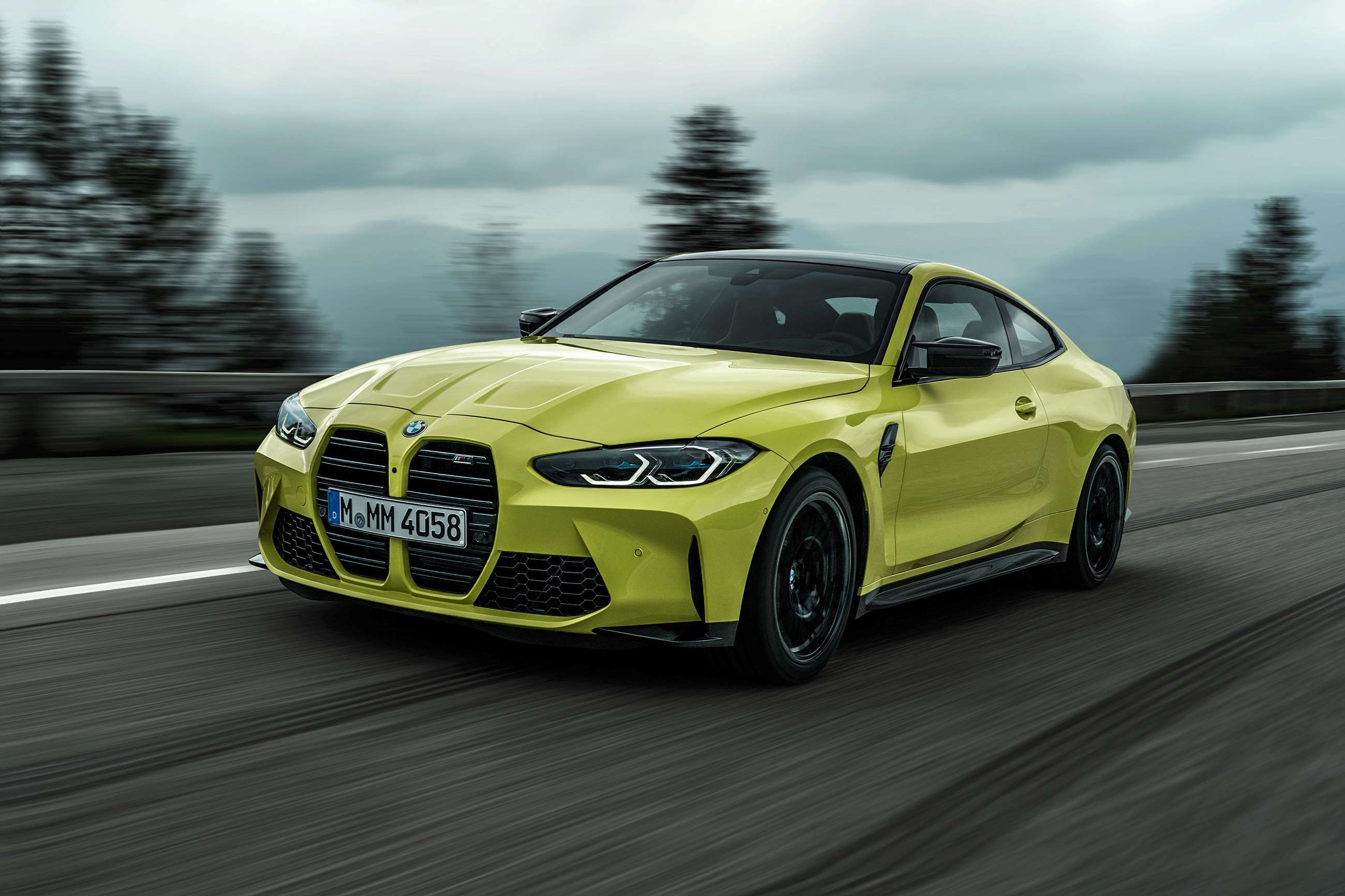 BMW m4 2022 зеленая