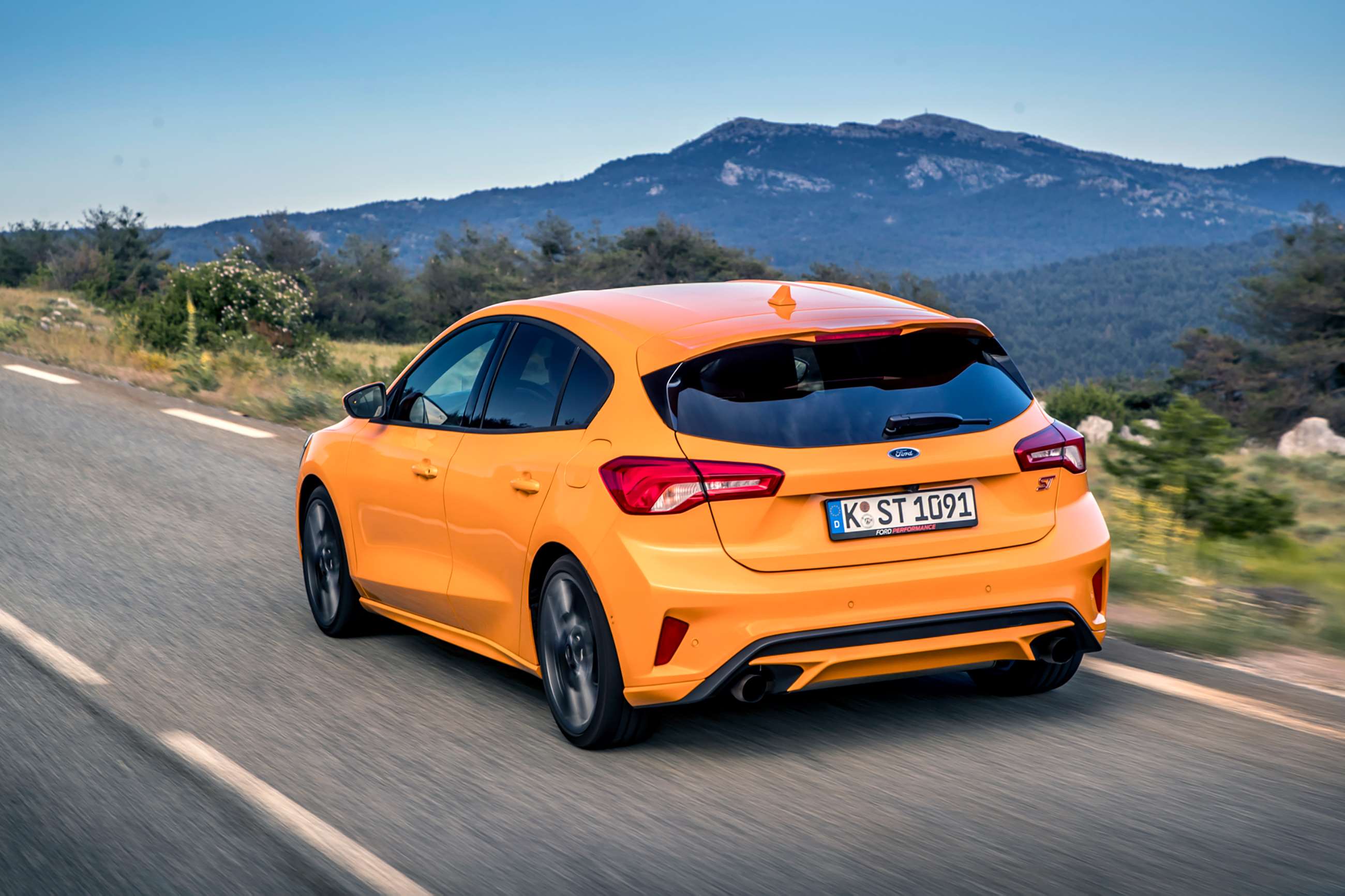 First Drive: 2021 Ford Focus ST Review | GRR