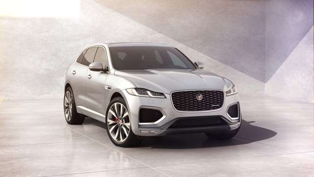 jag_f-pace_22my_02_r-dynamic_exterior_front_3-4_110821.jpg
