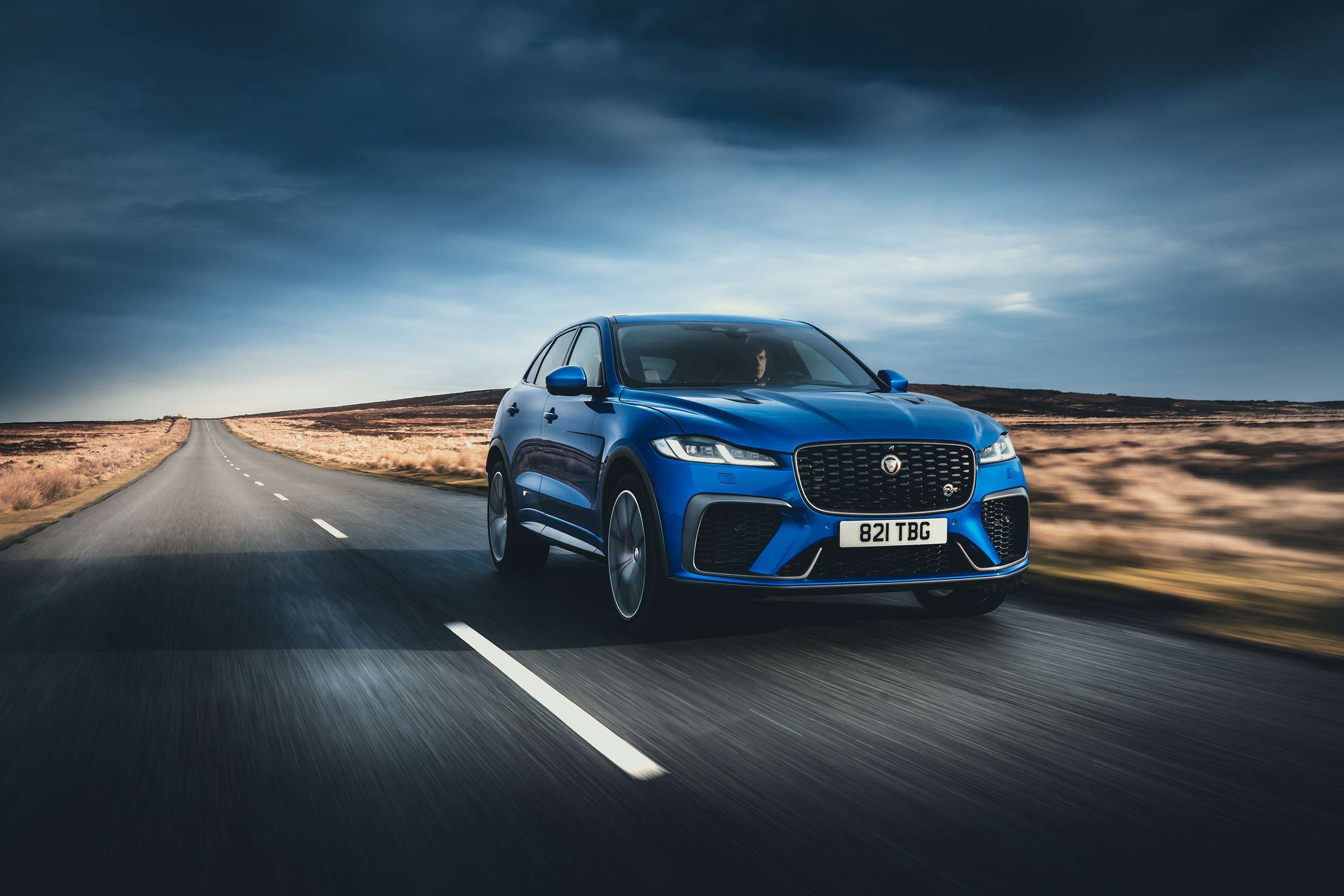 jaguar-f-pace-svr-202103.jpg