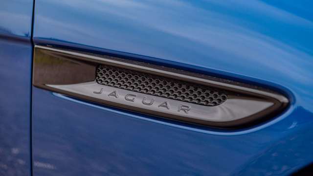 jaguar-xe-d200-review-goodwood-23092109.jpg
