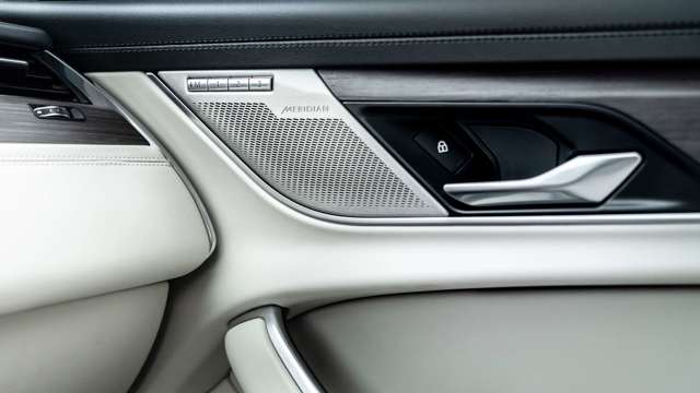 jaguar-xf-sportbrake-meridian-sound-system-goodwood-28012021.jpg