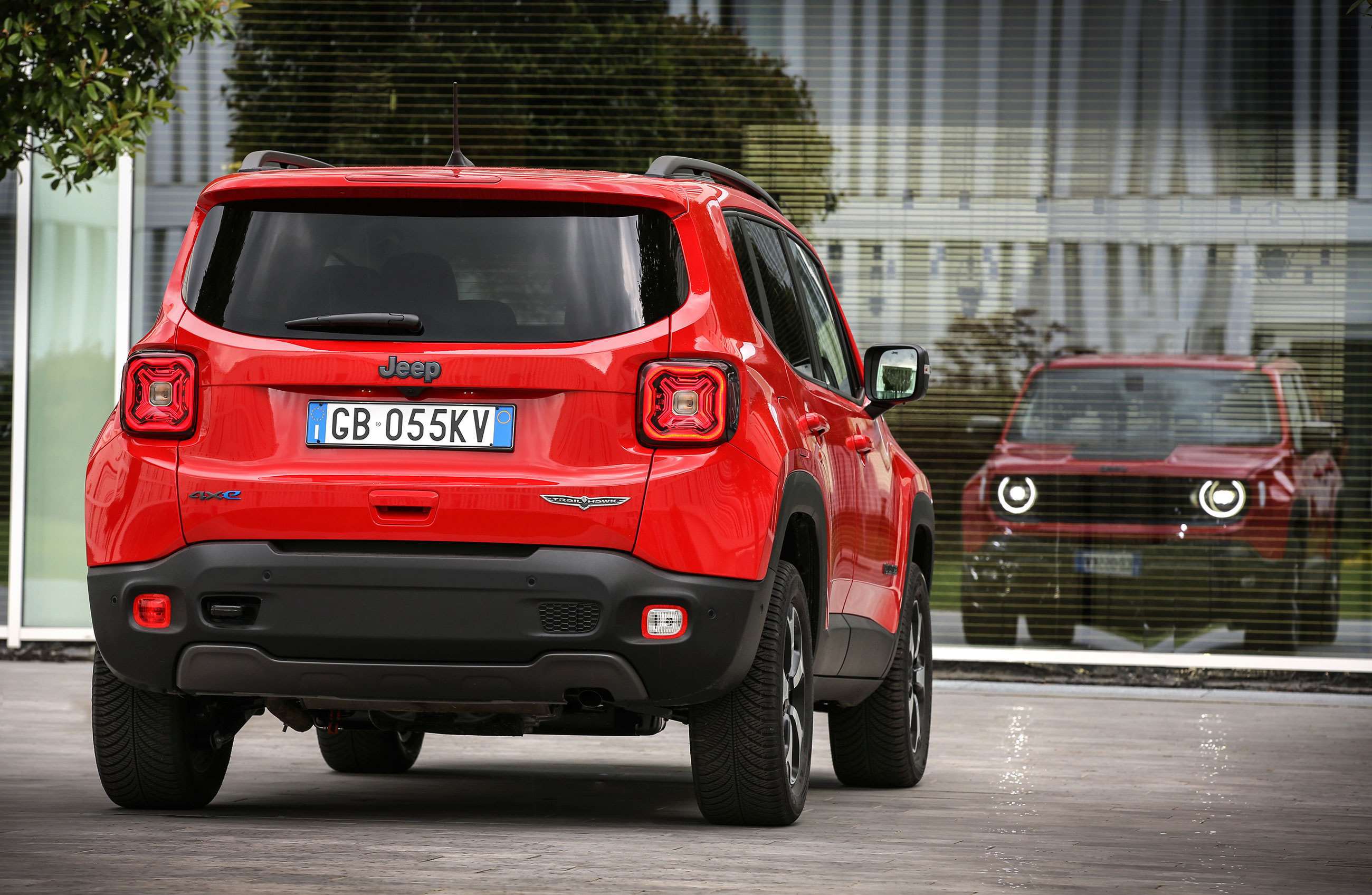 jeep-renegade-4xe-hybrid-specification-goodwood-25092020.jpg