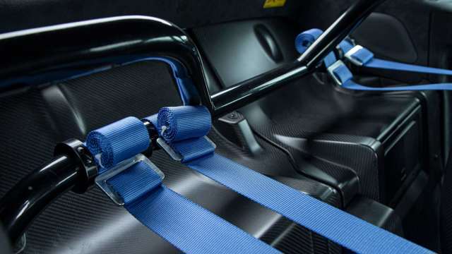 mclaren-620r-seat-belts-goodwood-02092020.jpg