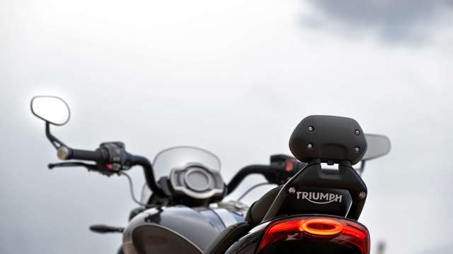 triumph-rocket-3-storm-first-ride-12.jpg