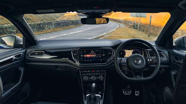 volkswagen-t-roc-r-interior-goodwood-26112020.jpg