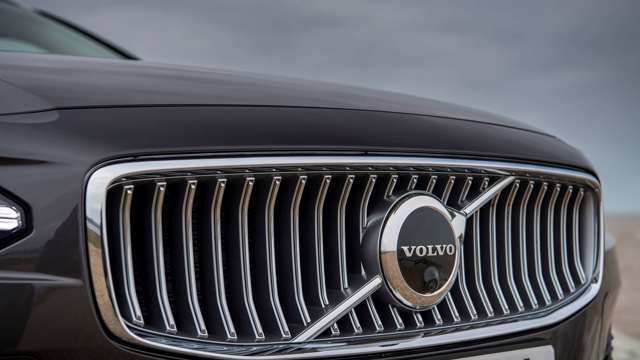 volvo-v90-recharge-review-goodwood-test-13.jpg