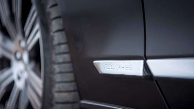 volvo-v90-recharge-review-goodwood-test-15.jpg