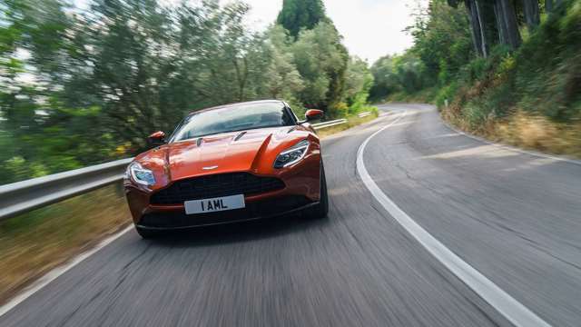 aston_martin_db11_04081605.jpg