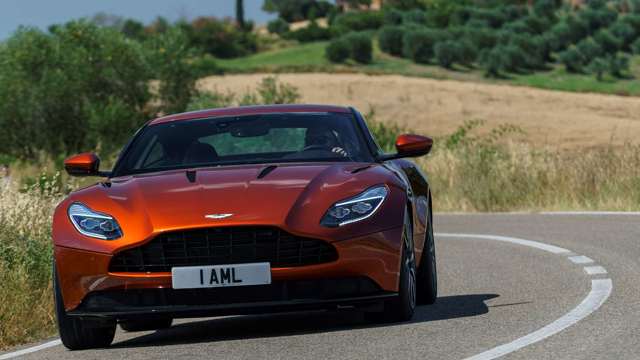 aston_martin_db11_04081618.jpg