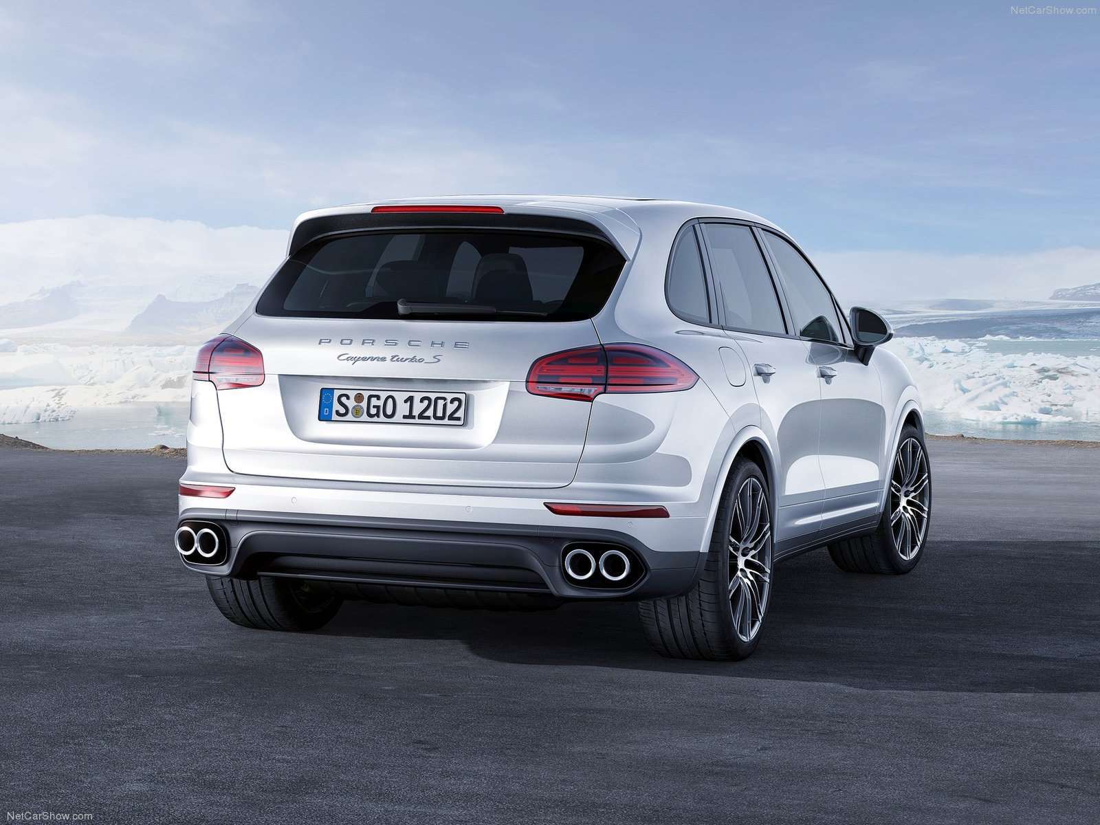 porsche-cayenne_turbo_s-2016-1600-03.jpg