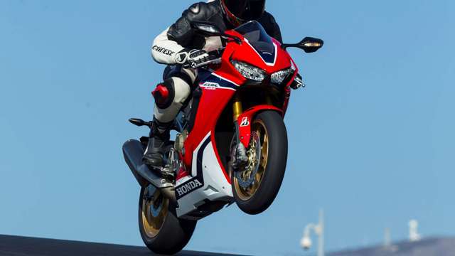 honda_fireblade_sp_28071756.jpg