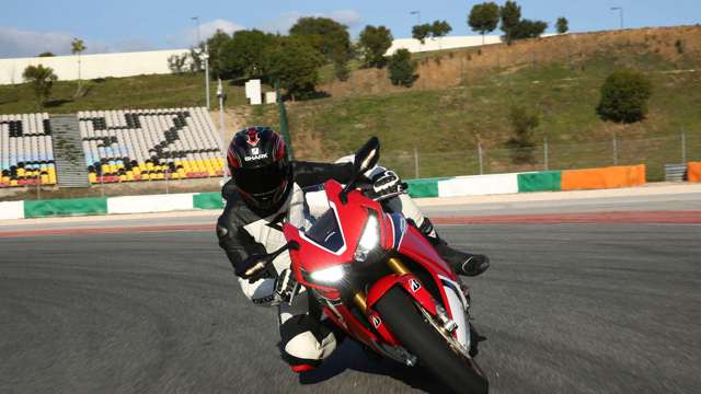 honda_fireblade_sp_28071762.jpg