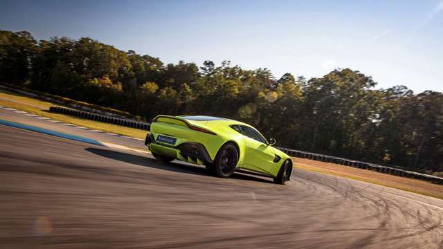 aston_martin_vantage_2018_goodwood_21112017_20111703.jpg