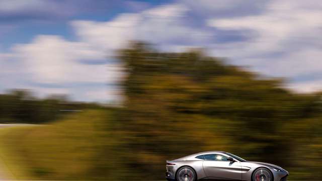 aston_martin_vantage_2018_goodwood_21112017_20111729.jpg