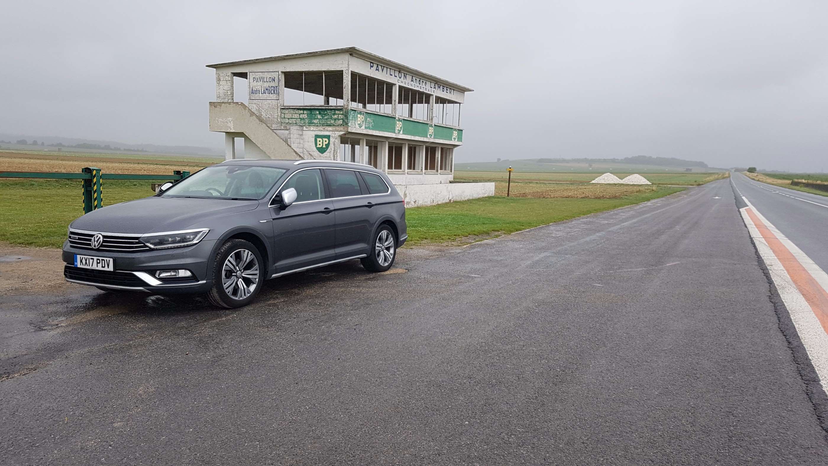 volkswagen_passat_goodwood_28092017131409.jpg