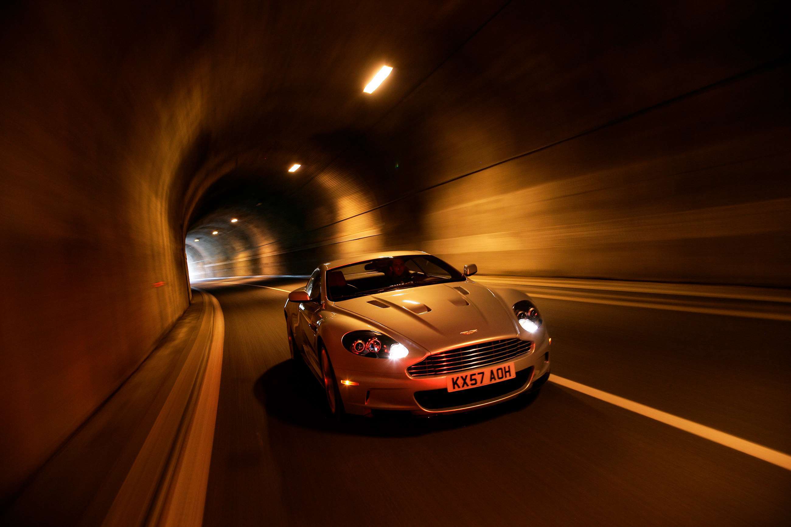 aston_martin_dbs_superleggera_goodwood_18041801.jpg