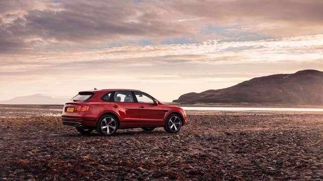 bentley_bentayga_v8_goodwood_first_drive_28021806.jpg