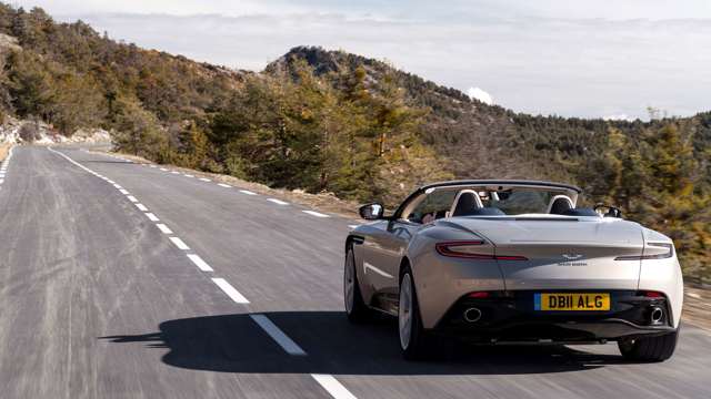 aston_martin_db11_volante_190218141.jpg