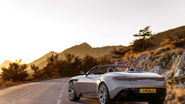 aston_martin_db11_volante_19021828.jpg