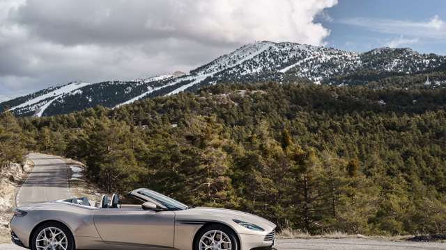 aston_martin_db11_volante_19021852.jpg