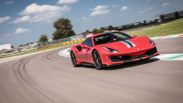 ferrari_488_pista_goodwood_11061814.jpg