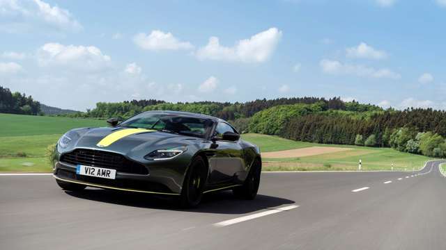 aston_martin_db11_amr_07061864.jpg