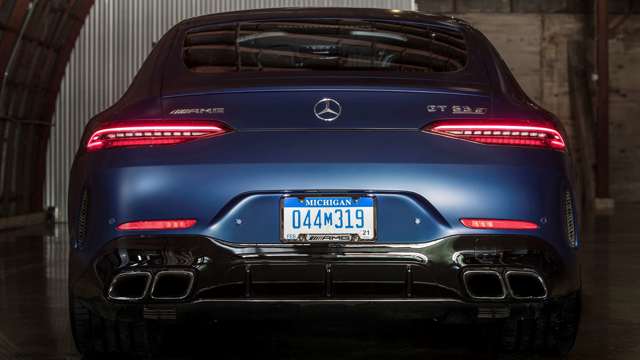 mercedes_amg_gt_63_s_four_door_15101825.jpg