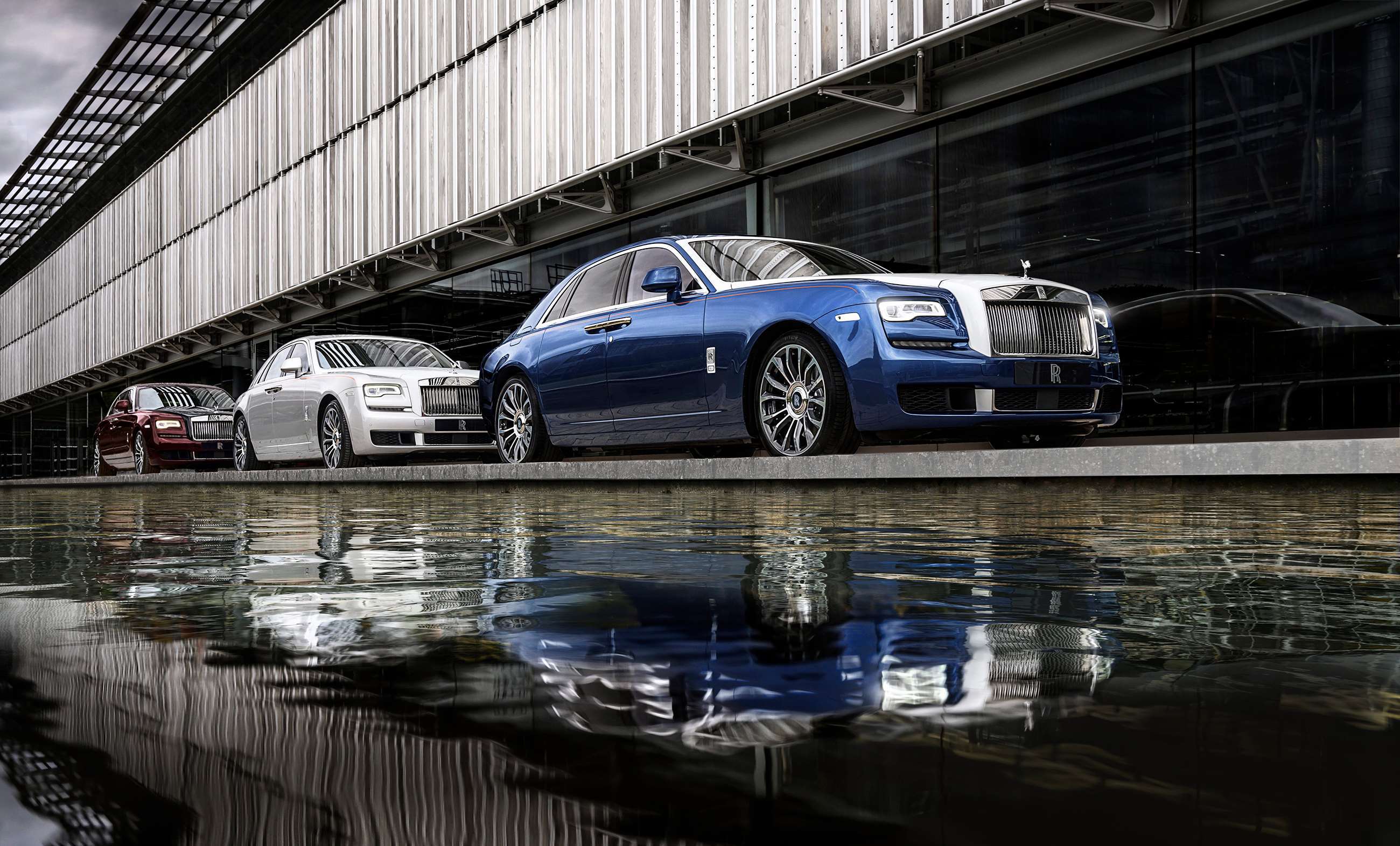 rolls-royce-ghost-zenith-collection-red-silver-blue-goodwood-15082019.jpg