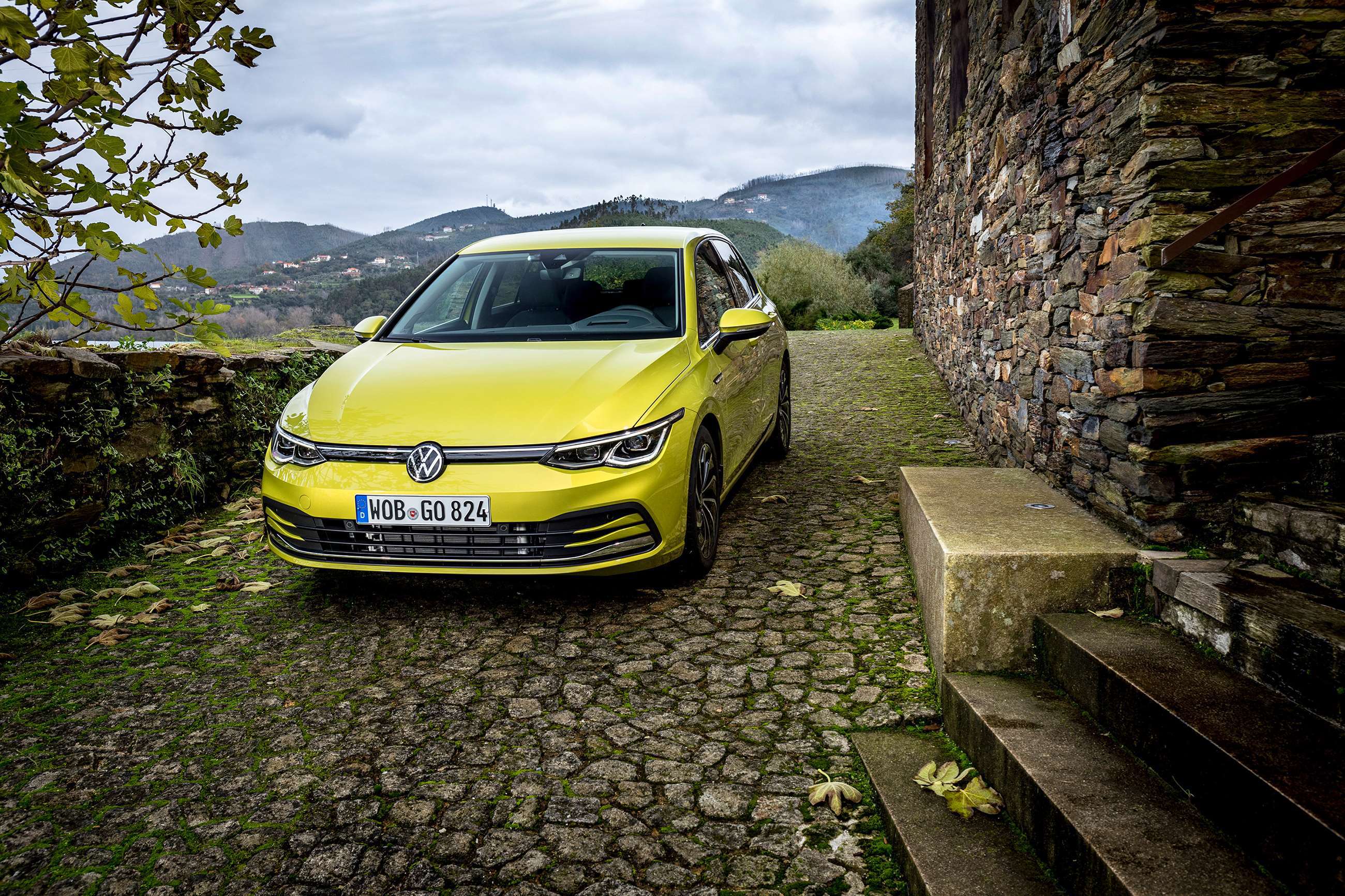 volkswagen-golf-mk8-uk-goodwood-09122019.jpg