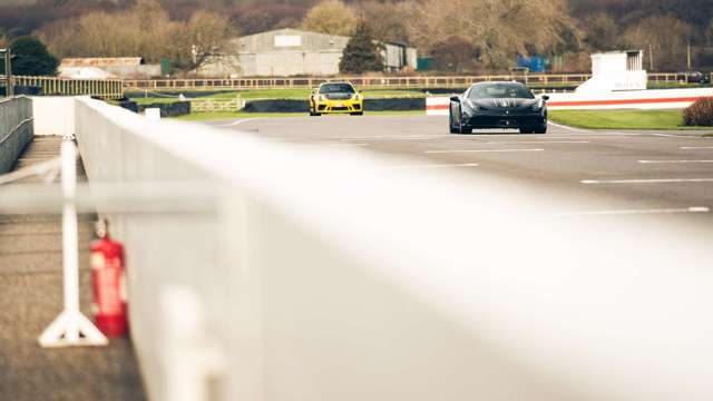 ferrari-458-speciale-porsche-911-gt3-rs-991-goodwood-track-day-2019-gallery-goodwood-30012010.jpg