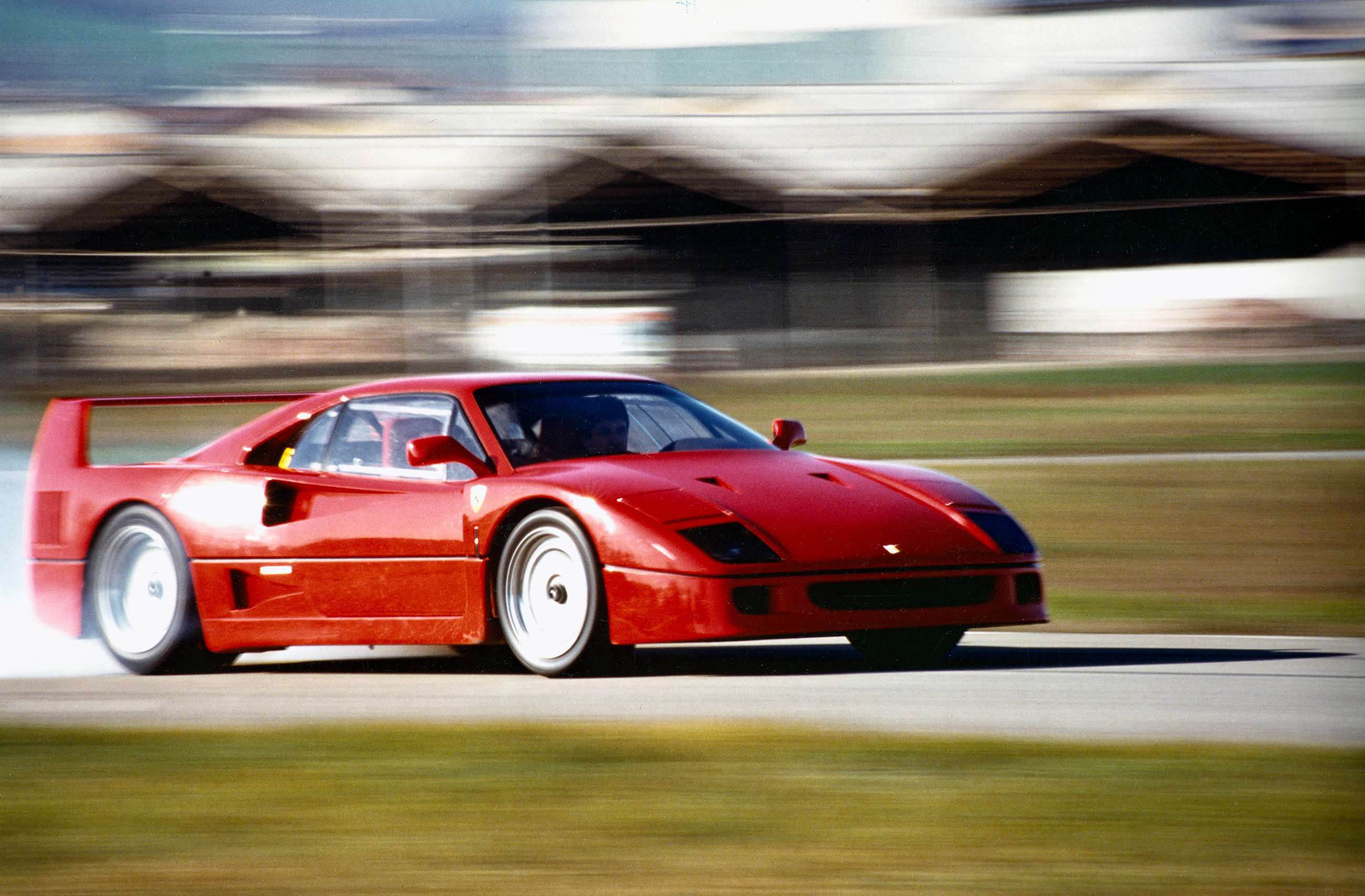 ferrari-f40-drift-goodwood-16102019.jpg