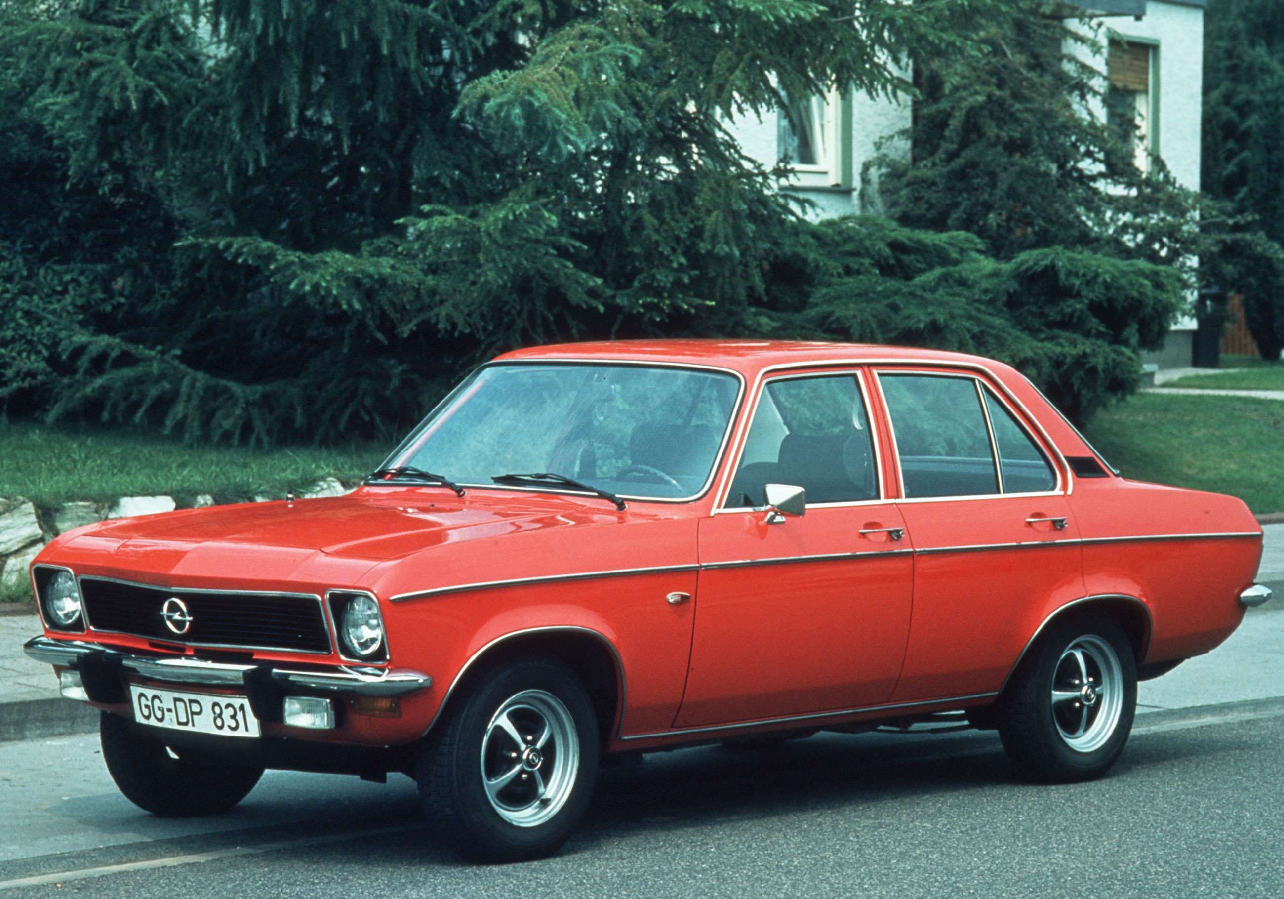 cars-from-1970-11-opel-ascona-goodwood-10012020.jpg