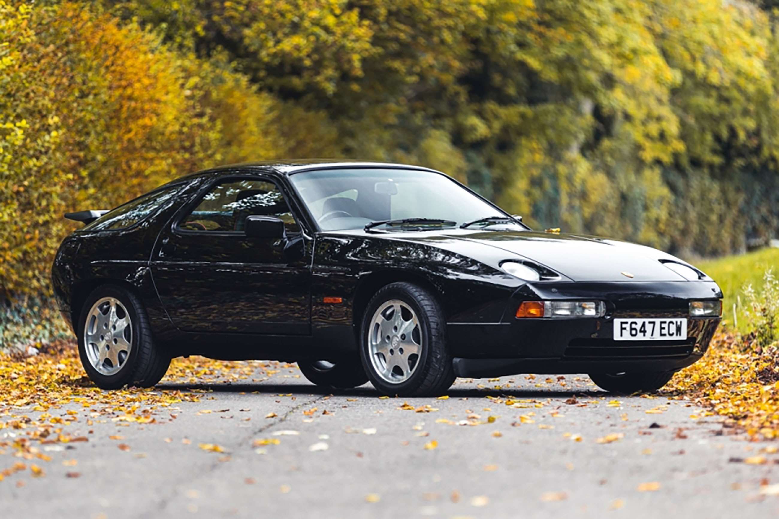 Rare Porsche 928 sells for £130k | GRR