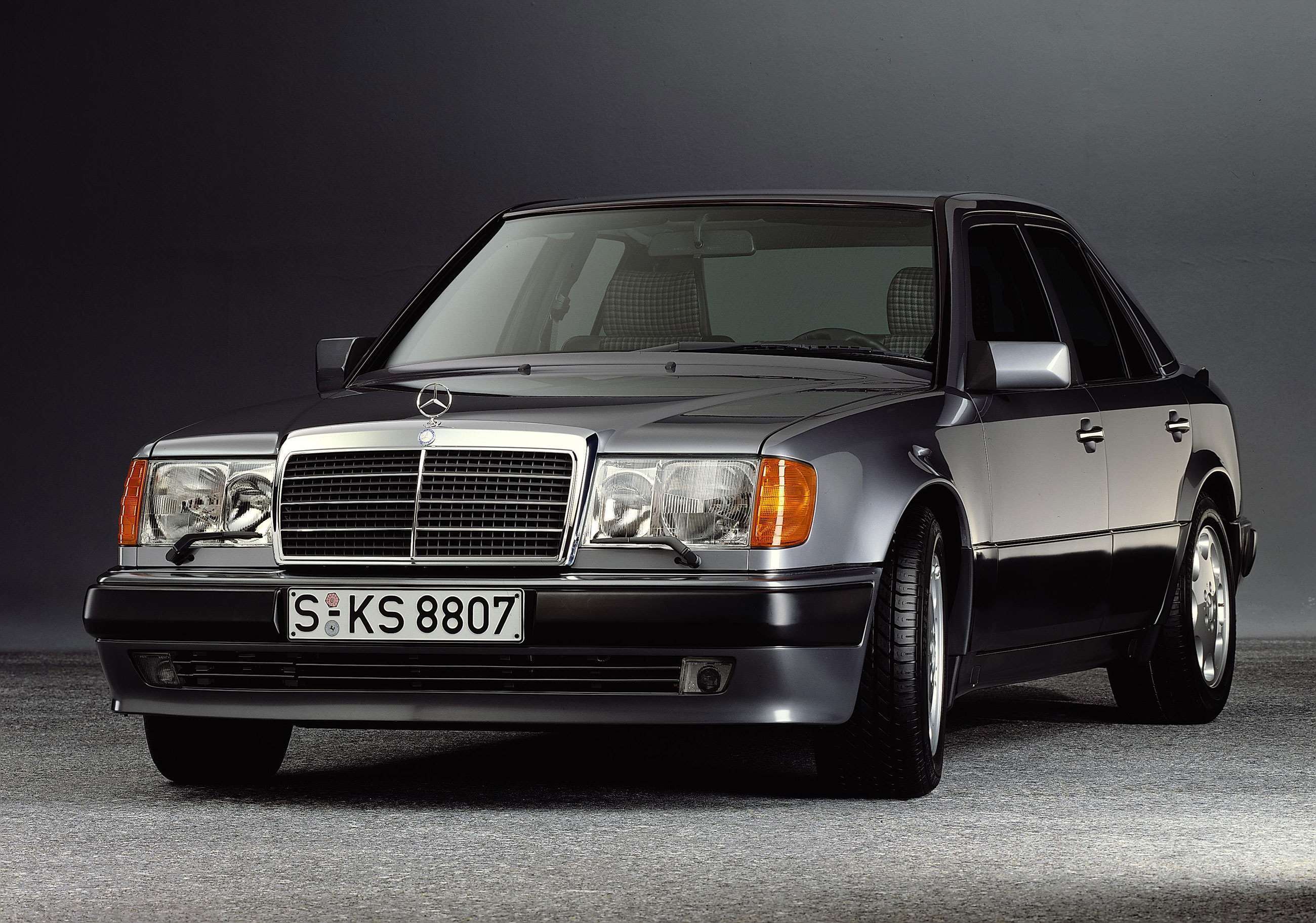 best-mercedes-cars-8-mercedes-500e-goodwood-14122020.jpg