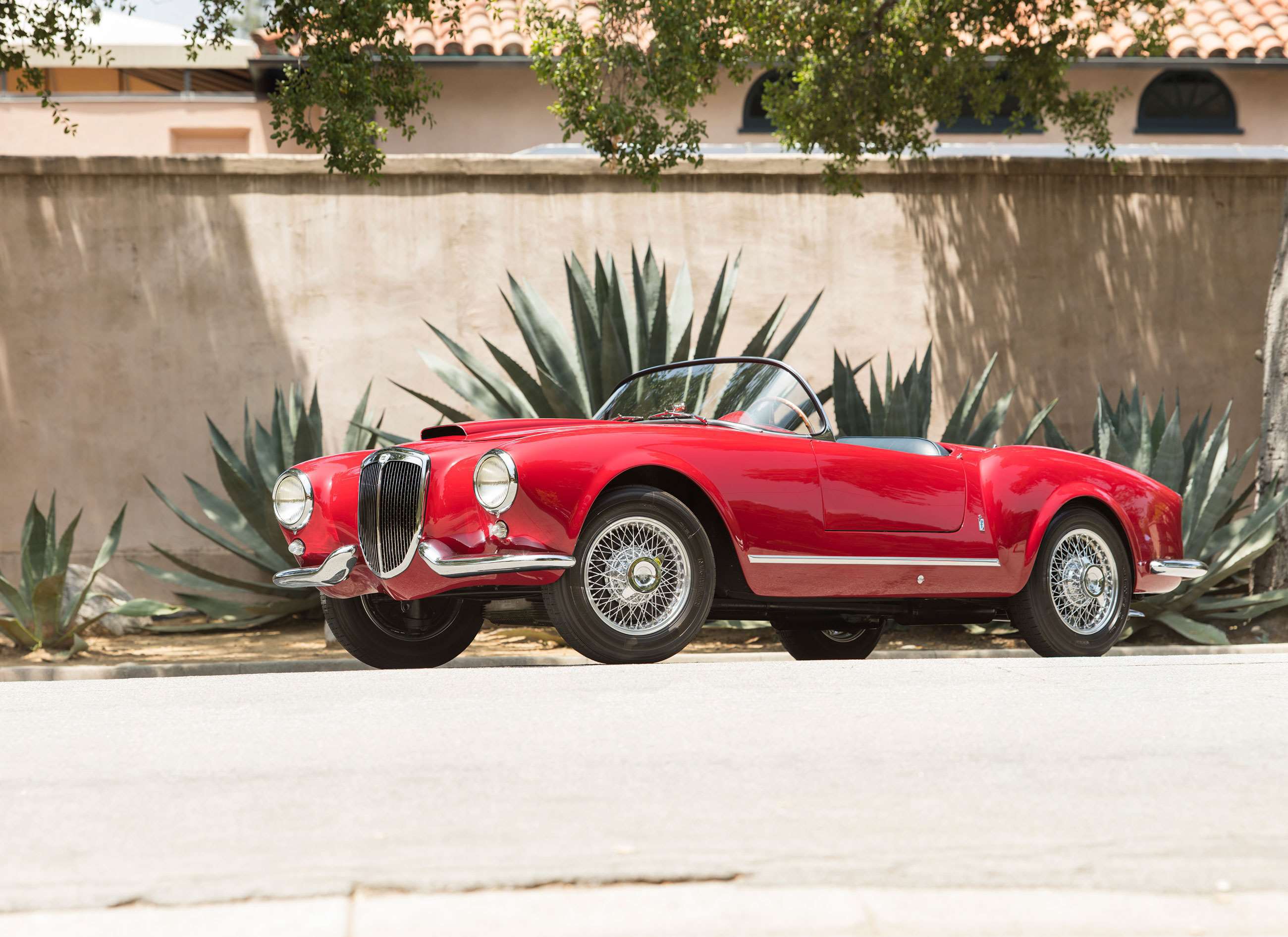 best-cars-of-pininfarina-2-lancia-aurelia-b24-spider-bonhams-goodwood-14122020.jpg