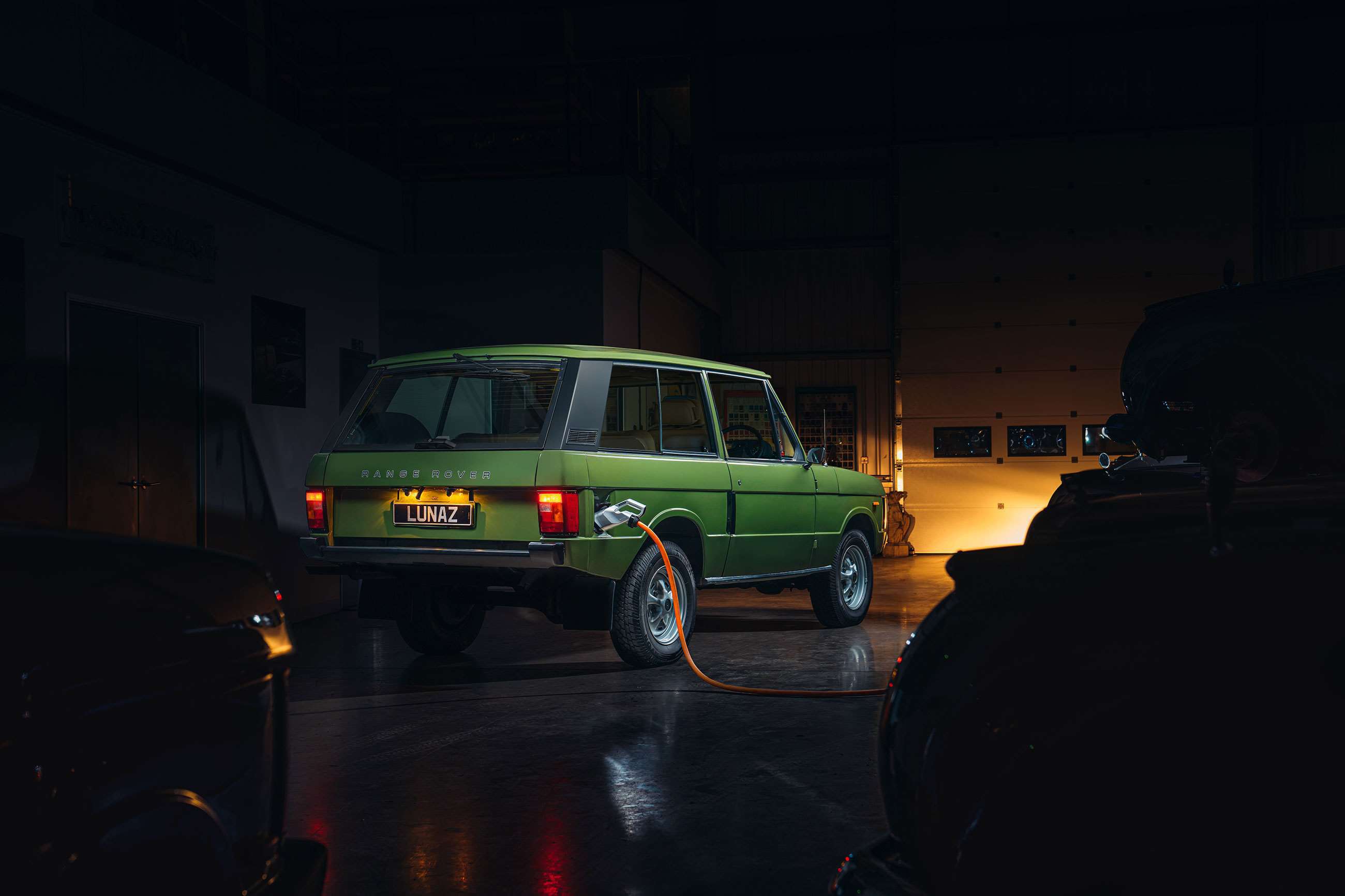 electric-range-rover-classic-lunaz-goodwood-11122020.jpg