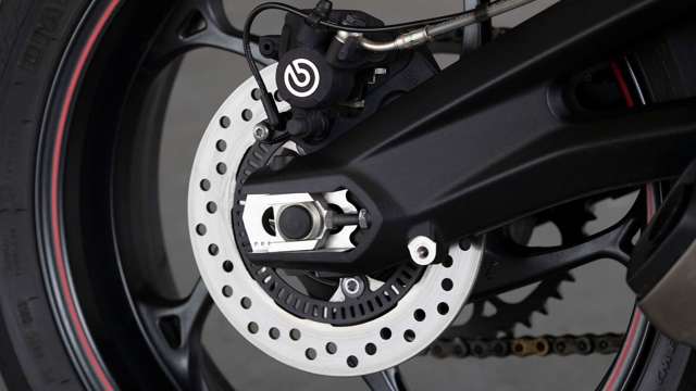 triumph-street-triple-r-2020-brakes-goodwood-14022020.jpg