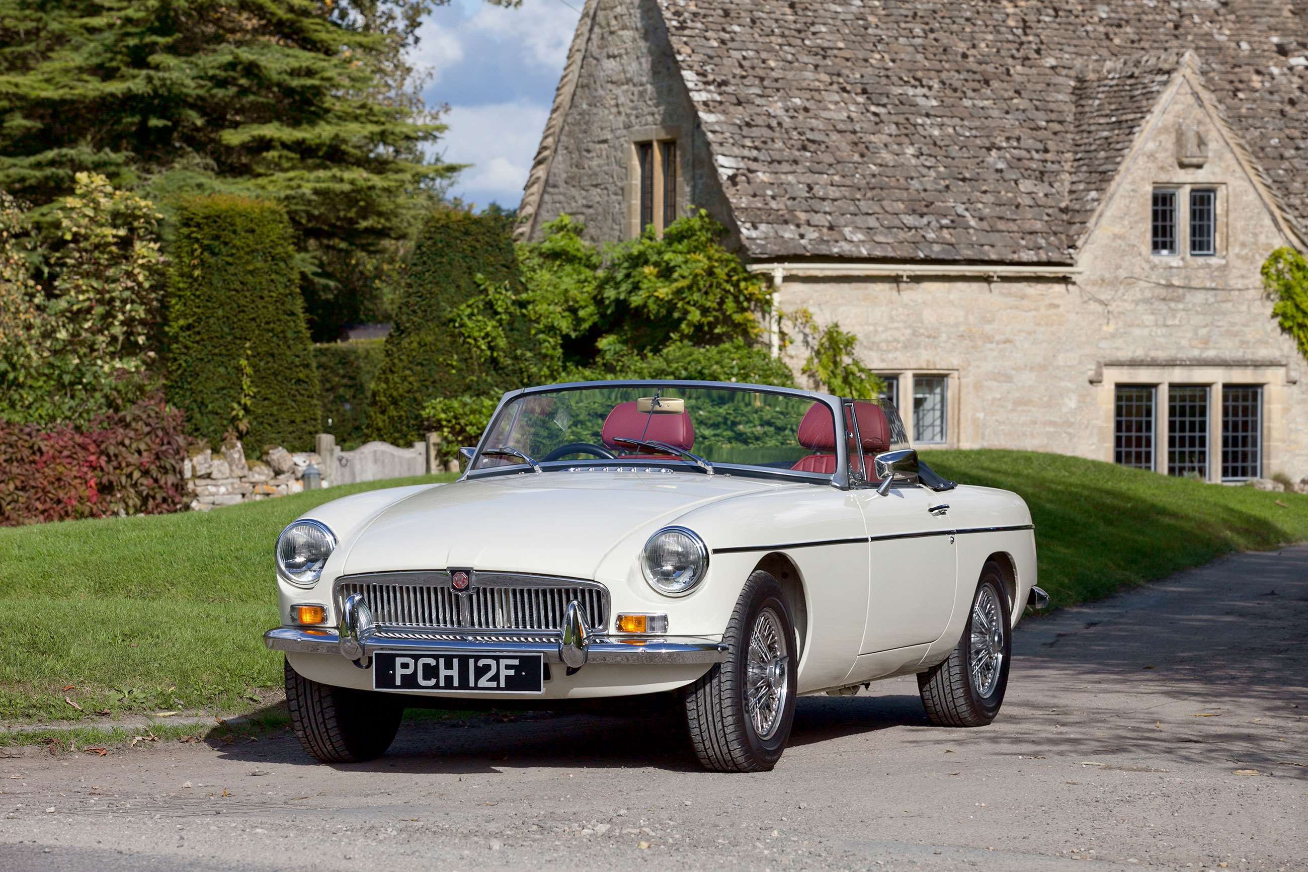 mg-mgb-the-top-10-most-sorn-ed-cars-in-the-uk-goodwood-17032020.jpg