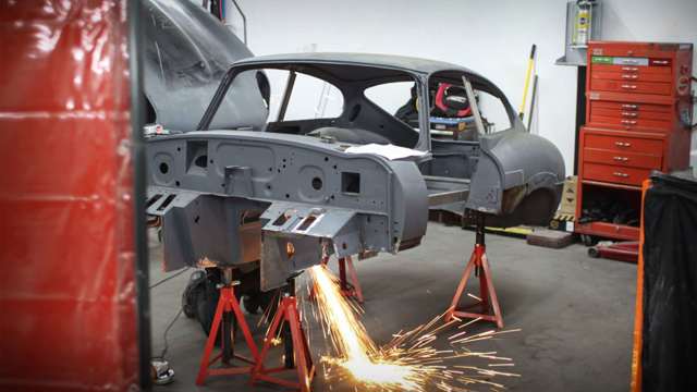 jaguar-e-type-restoration-welding-e-type-uk-goodwood-29042020.jpg