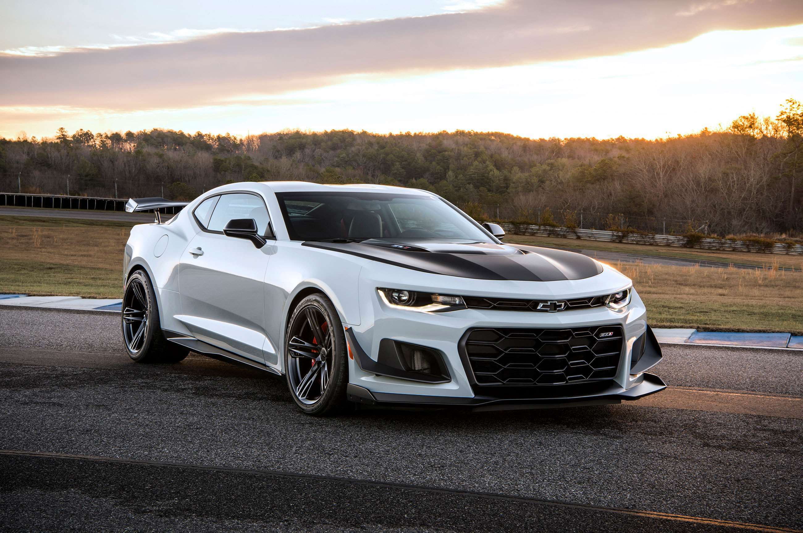 best-muscle-cars-for-2020-1-chevrolet-camaro-zl1-1le-goodwood-26052020.jpg