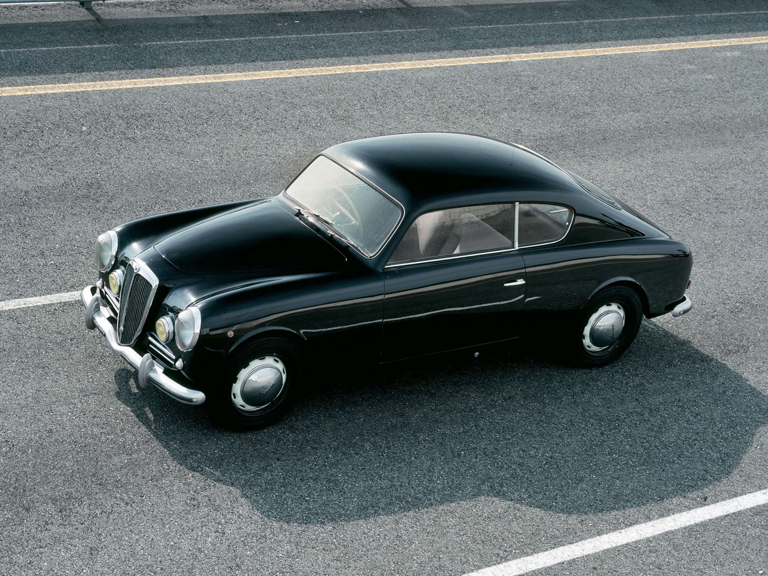 Машина классик. Lancia Aurelia b20 Coupe. Lancia Aurelia gt 1950. Lancia 1951. Автомобиль Ланчия Аурелия.