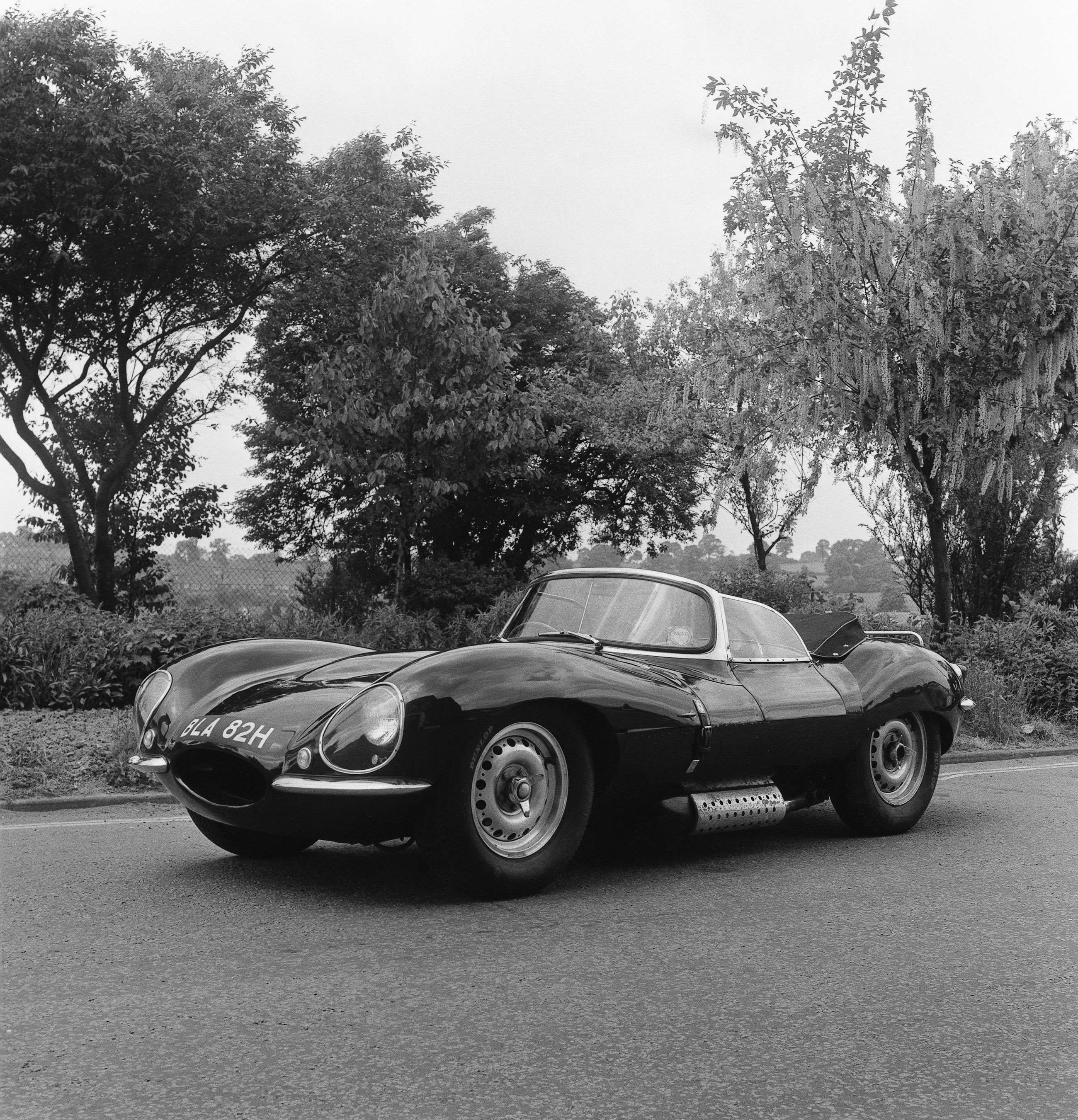 best-sportscars-of-the-fifties-6-jaguar-xkss-goodwood-12052020.jpg