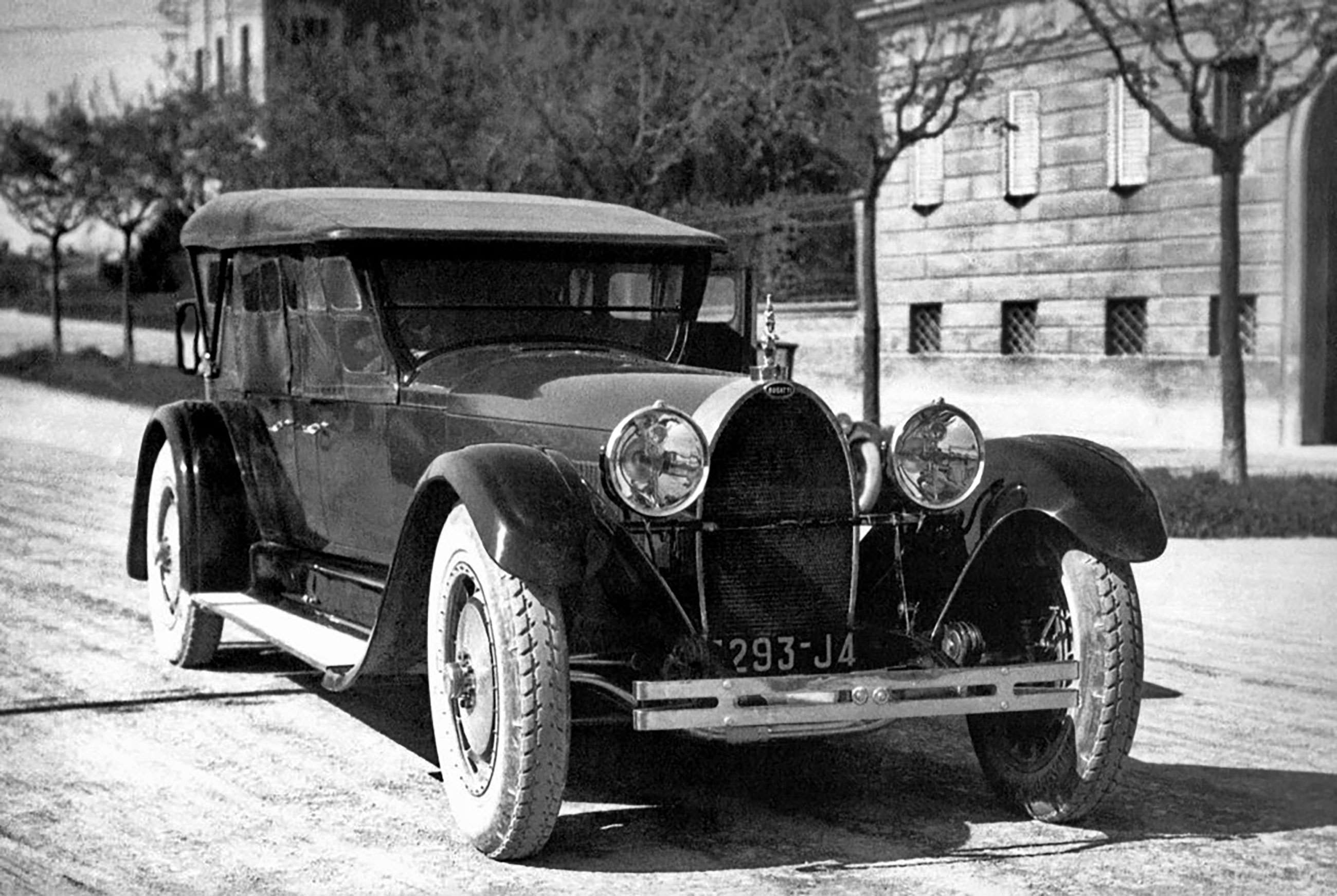 road-cars-with-giant-engines-8-bugatti-royale-type-41-goodwood-26052020.jpg