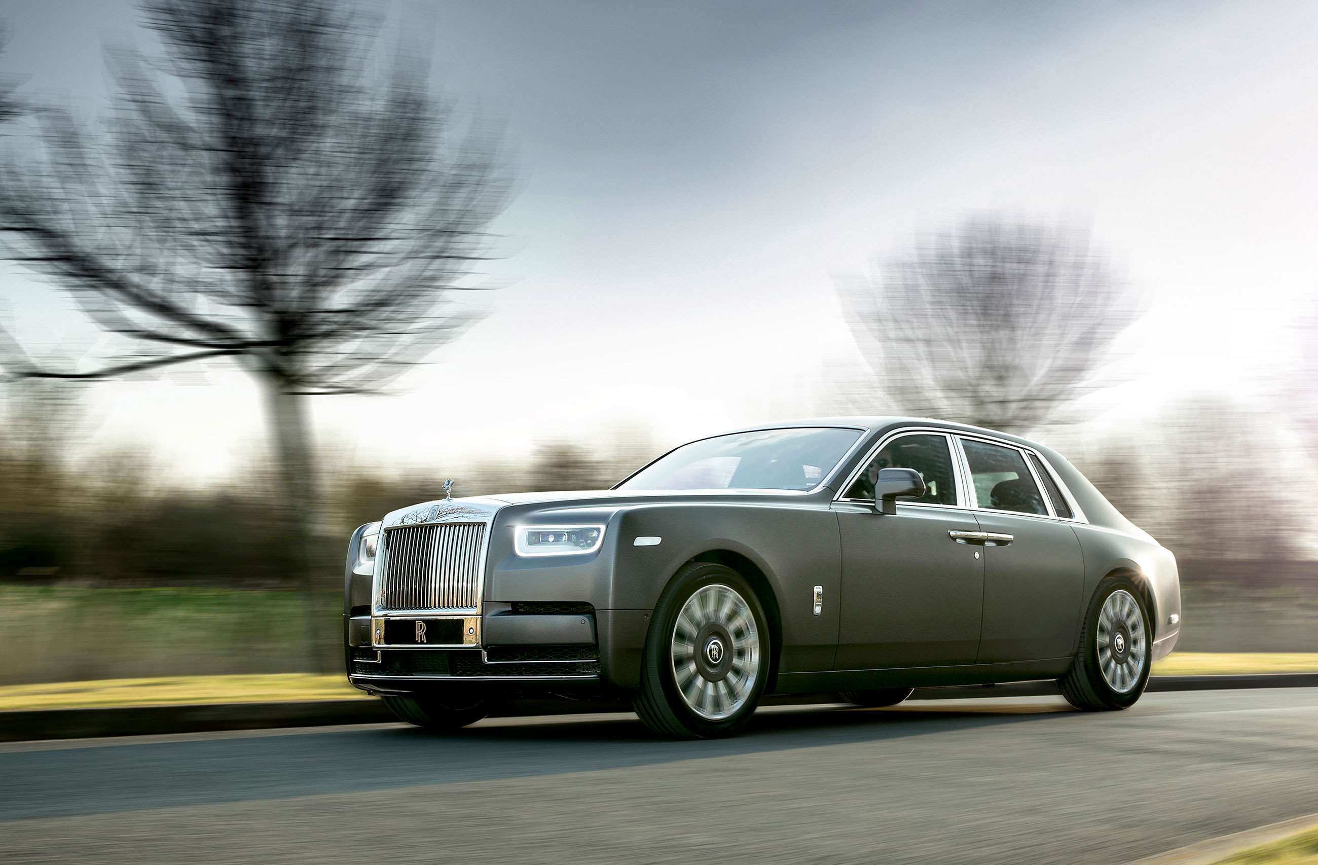 best-luxury-cars-2020-1-rolls-royce-phantom-goodwood-25062020.jpg